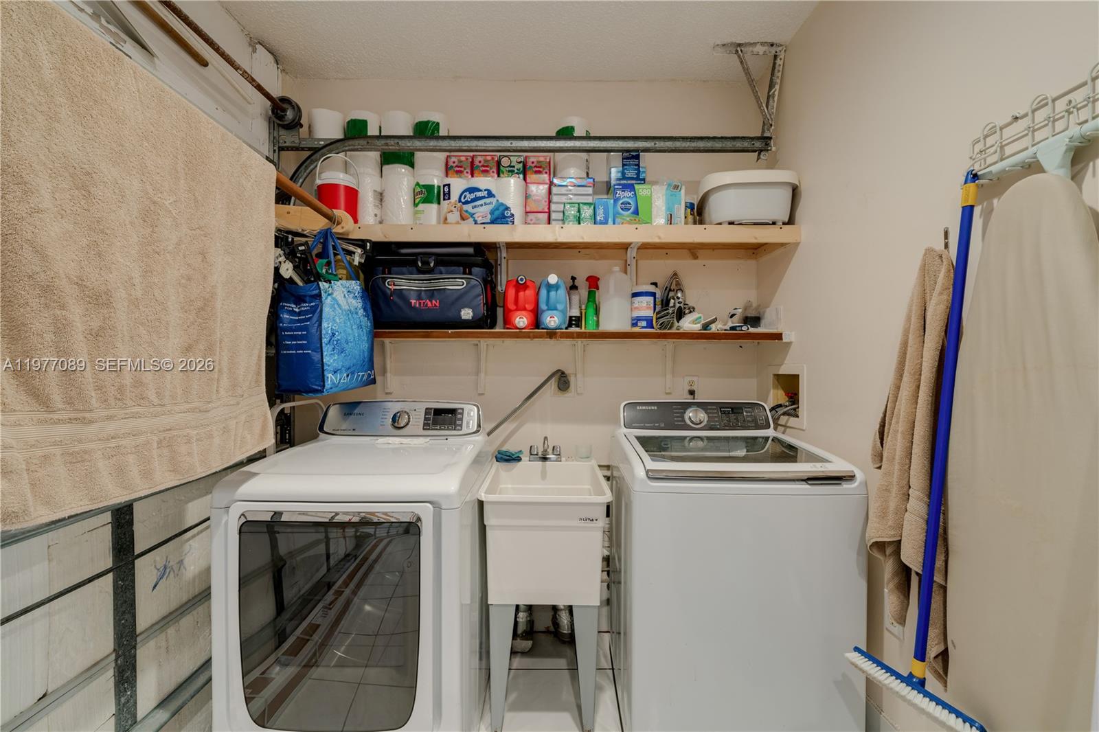 EDGEWATER PARK - Residential