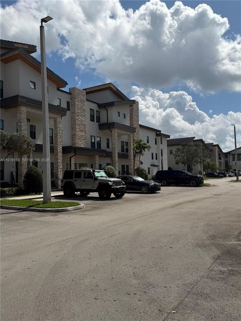Photo of 10479 NW 82nd St #10, Doral, FL 33178 (MLS # A11976169)