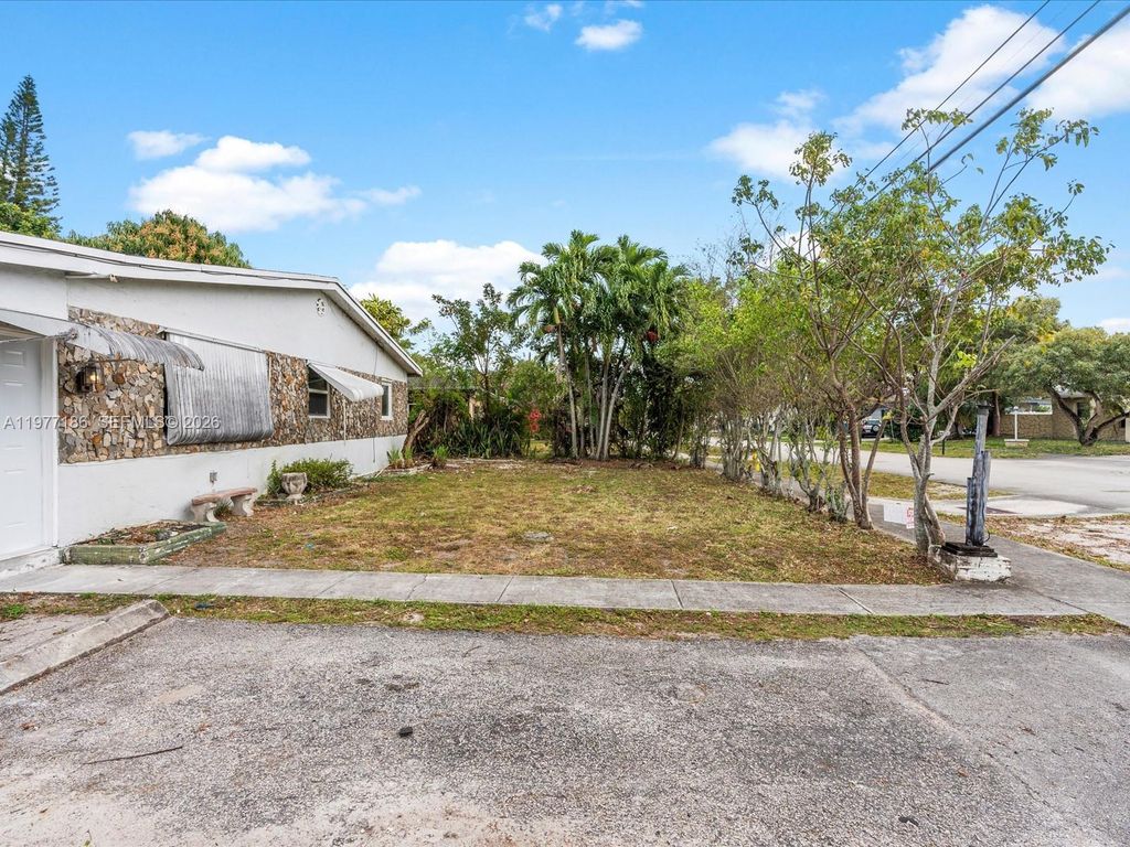 Photo of 4331 SW 31st Dr, West Park, FL 33023 (MLS # A11977186)