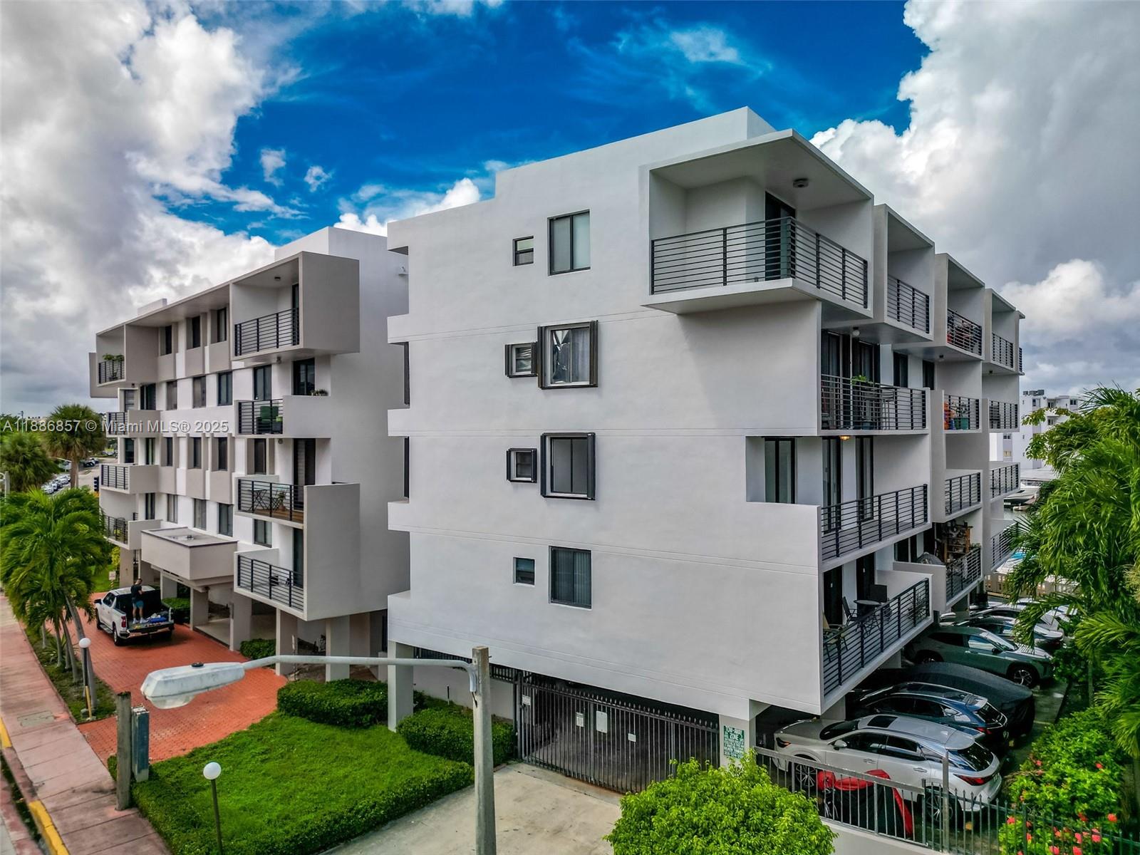 BYRON MARINA CONDO - Residential