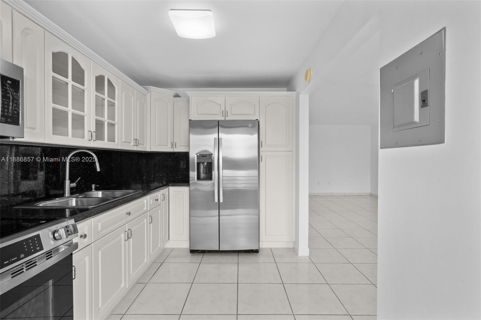 BYRON MARINA CONDO - Residential