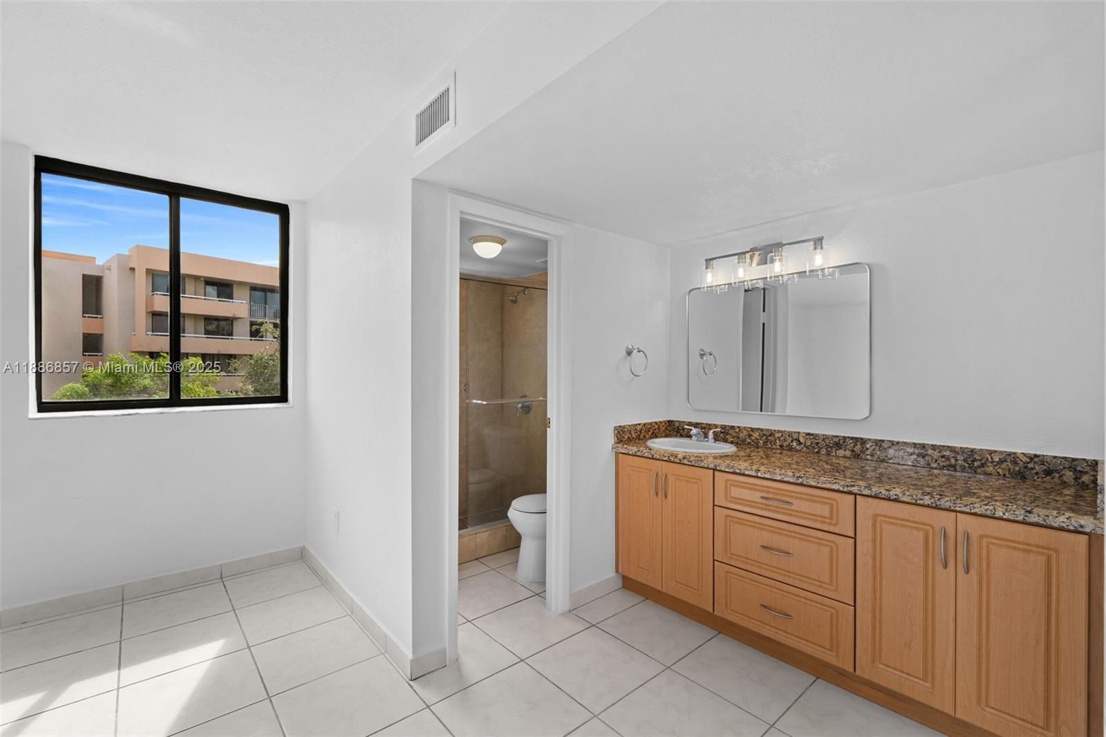 BYRON MARINA CONDO - Residential