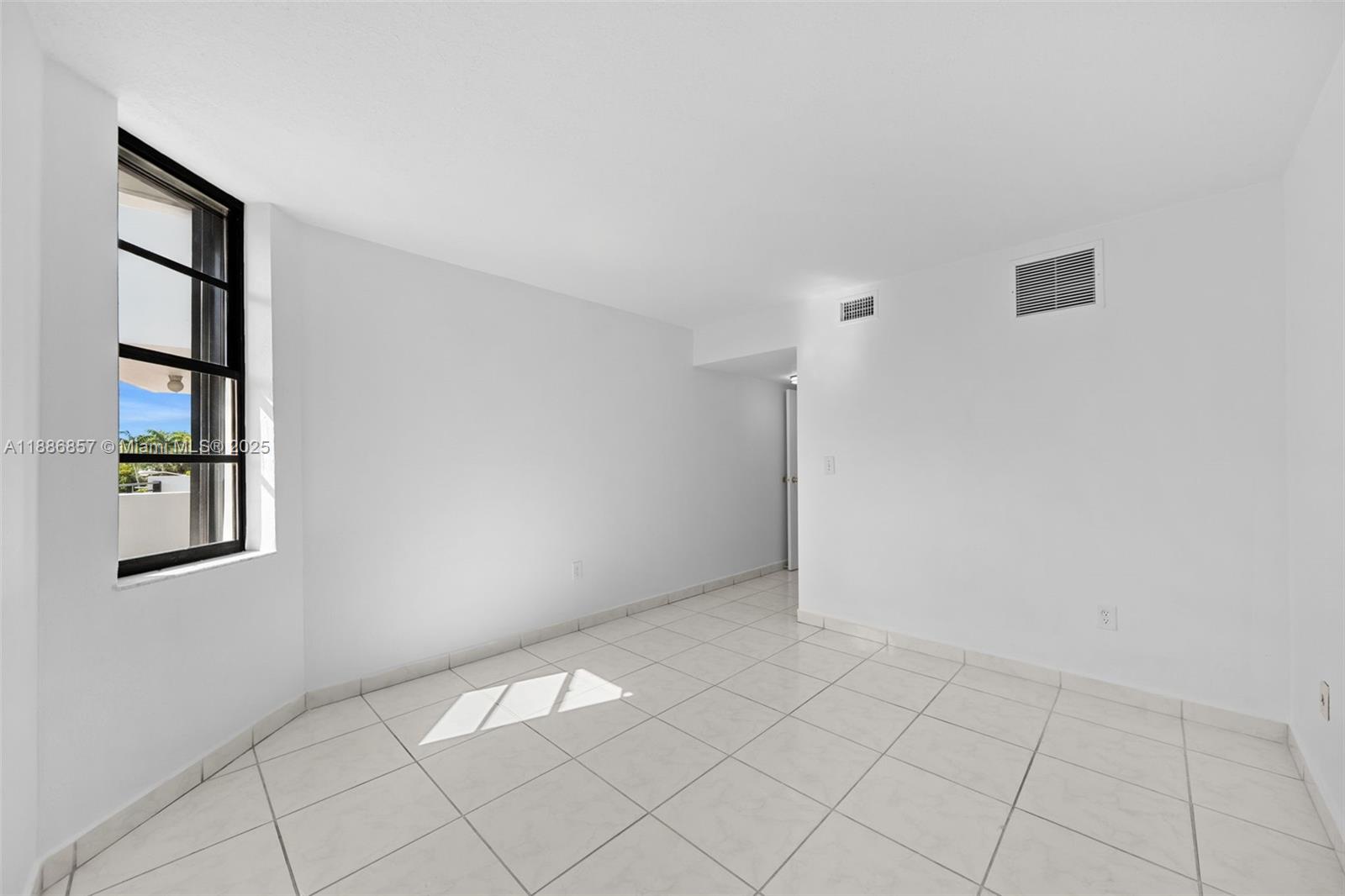 BYRON MARINA CONDO - Residential