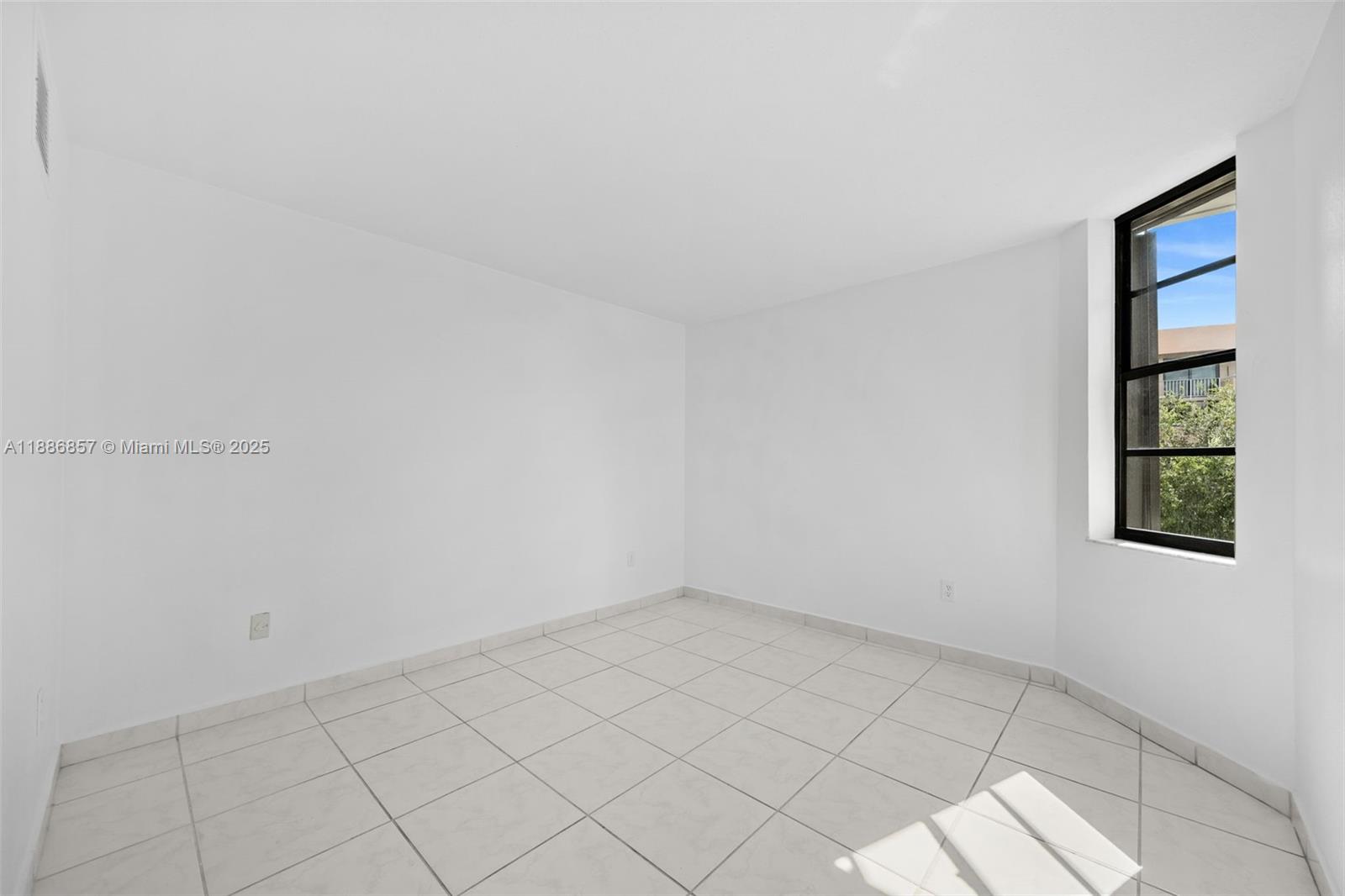 BYRON MARINA CONDO - Residential