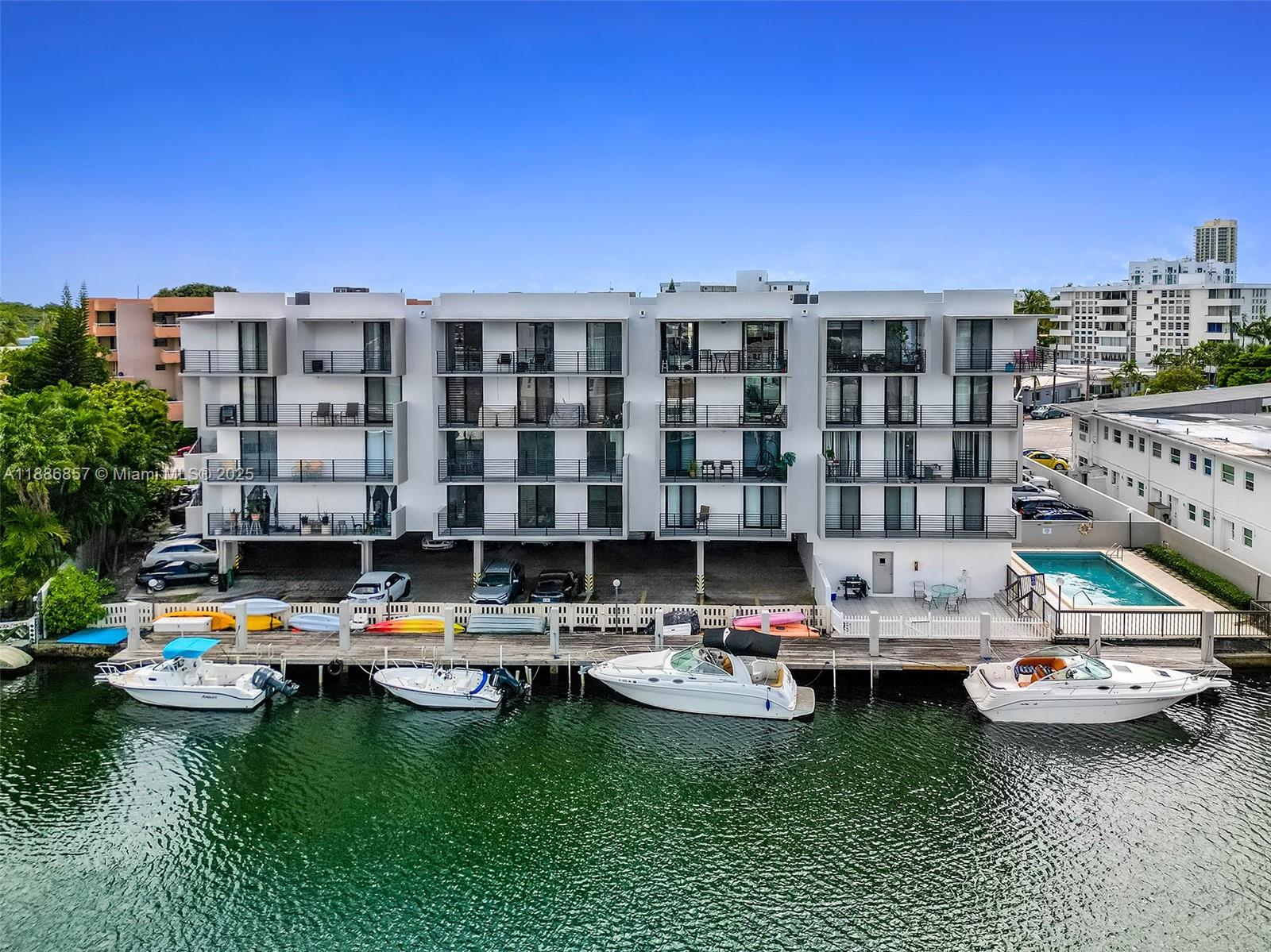 BYRON MARINA CONDO - Residential