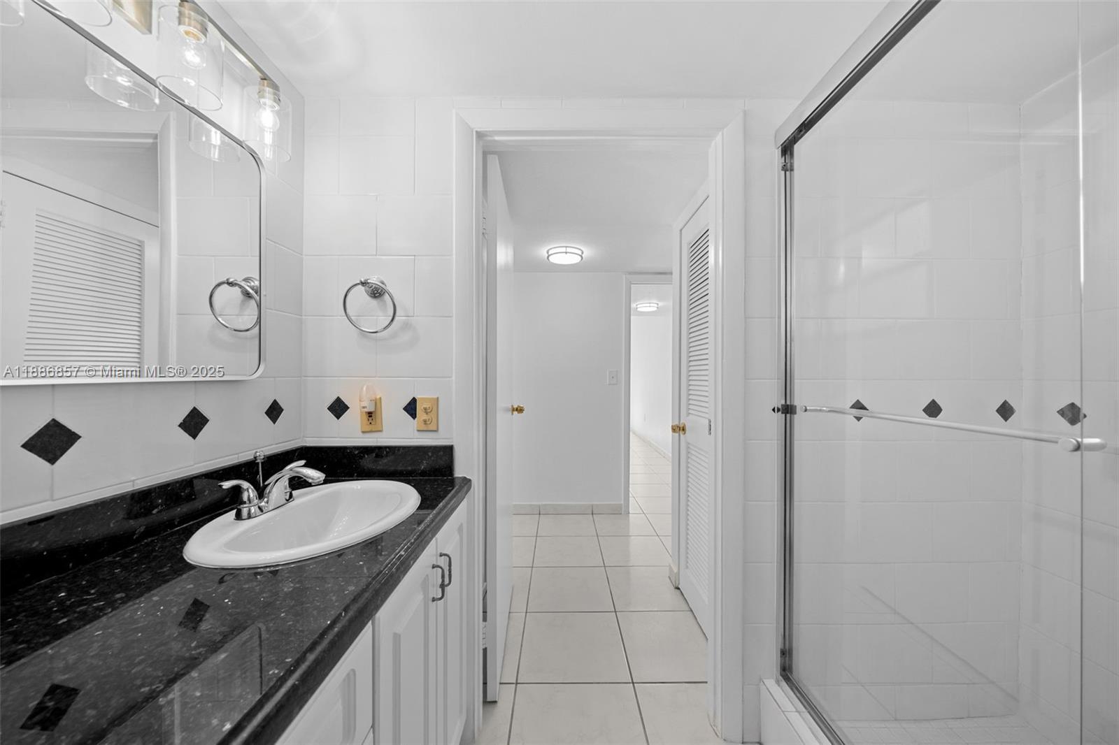 BYRON MARINA CONDO - Residential