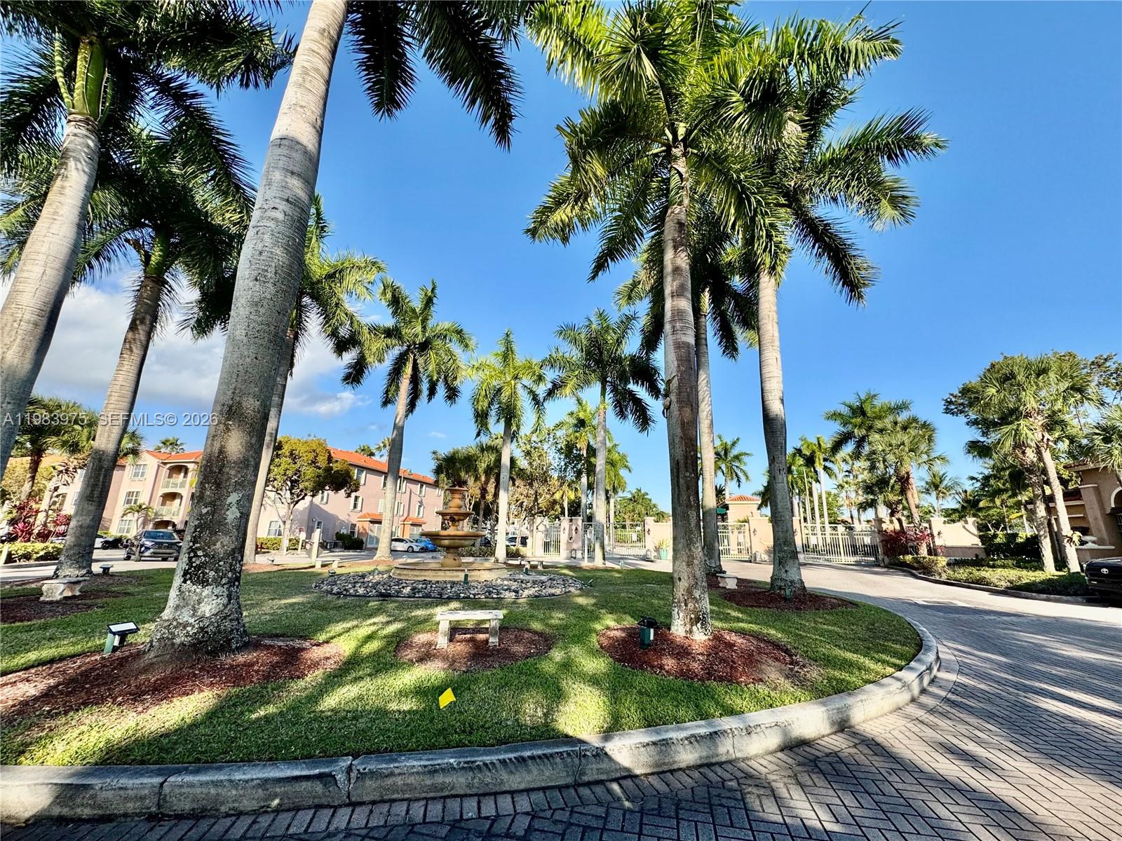 THE COURTS AT DORAL ISLES - Residential Lease
