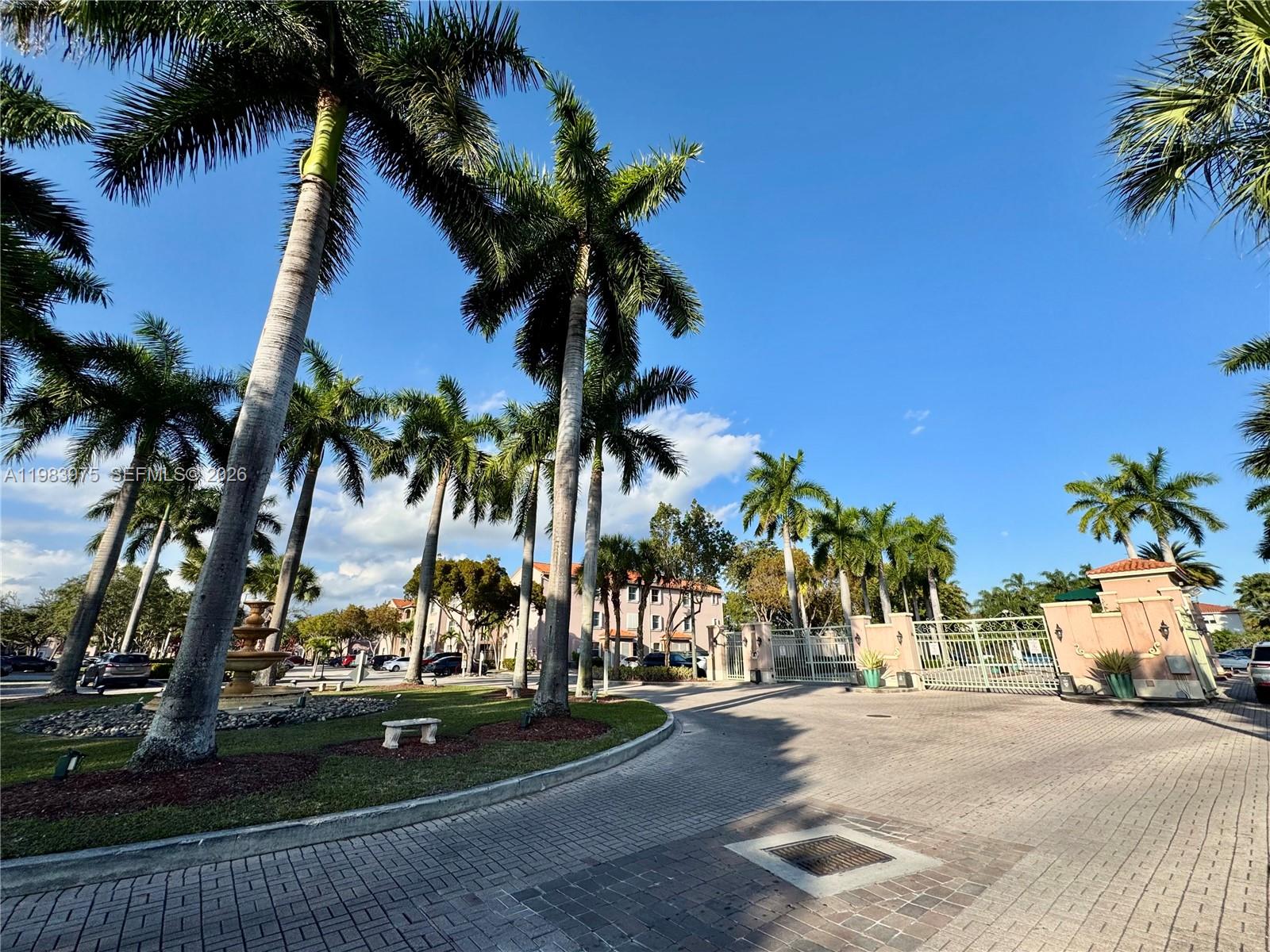 THE COURTS AT DORAL ISLES - Residential Lease