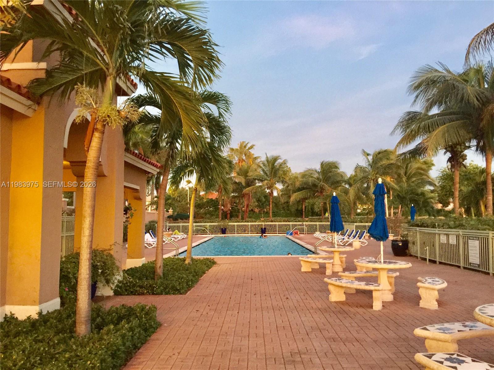 THE COURTS AT DORAL ISLES - Residential Lease