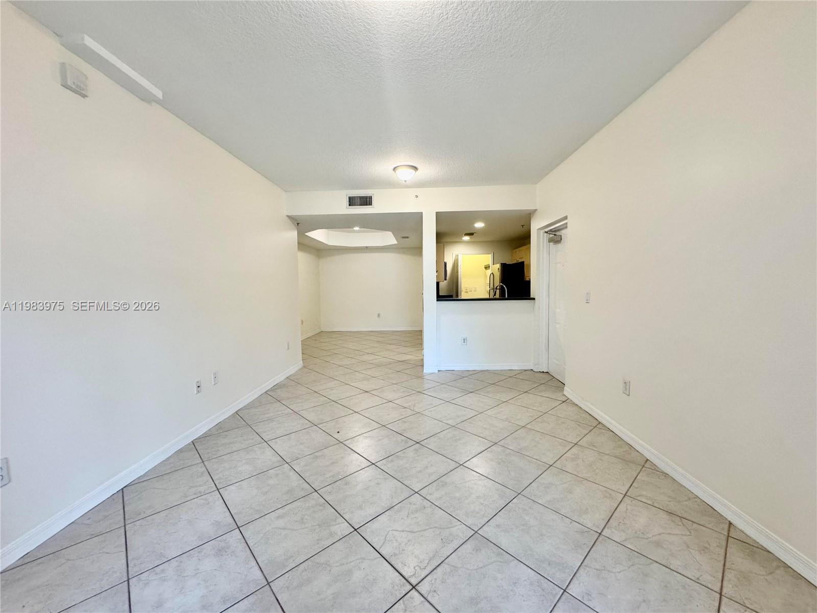 THE COURTS AT DORAL ISLES - Residential Lease