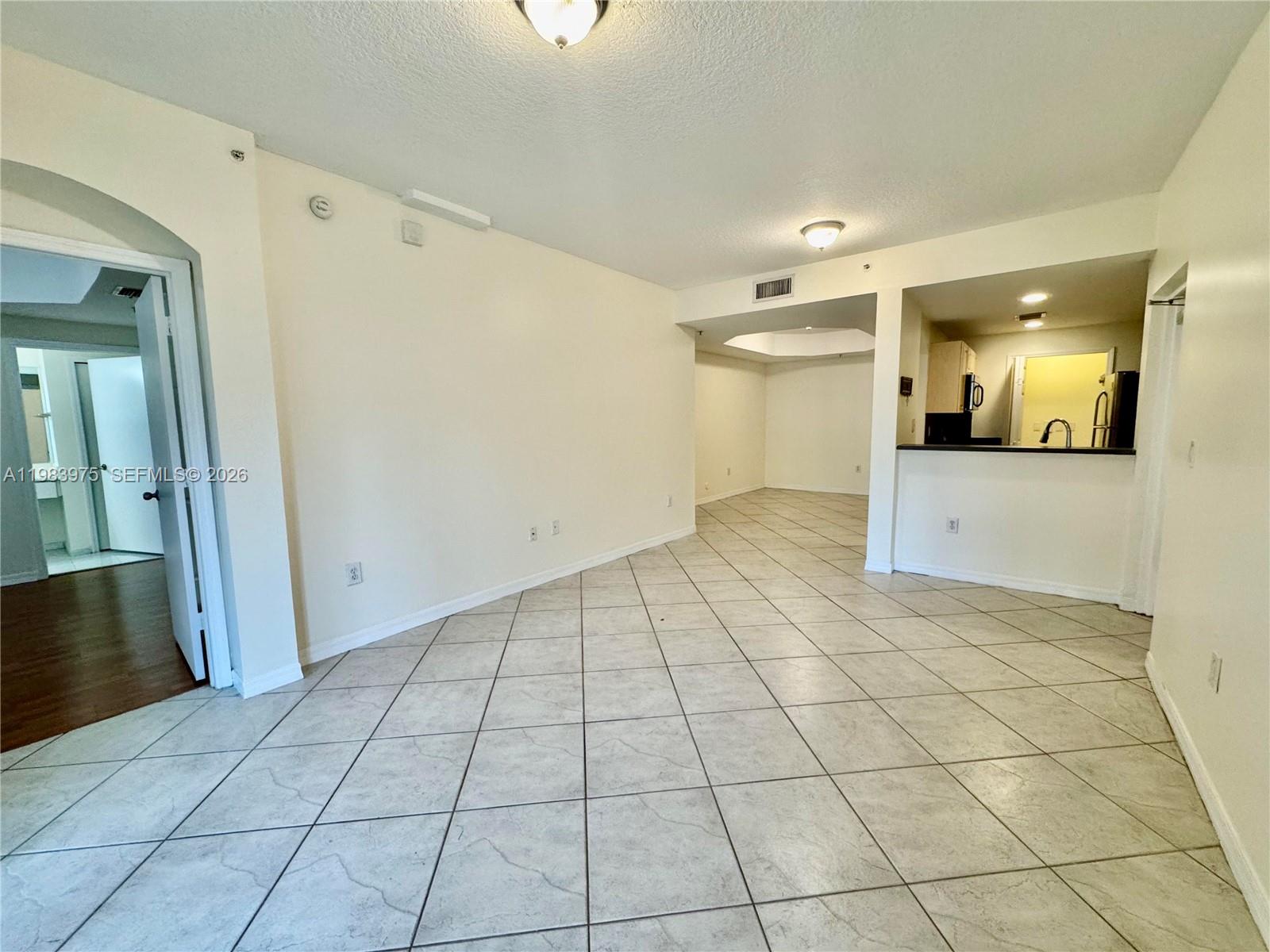 THE COURTS AT DORAL ISLES - Residential Lease