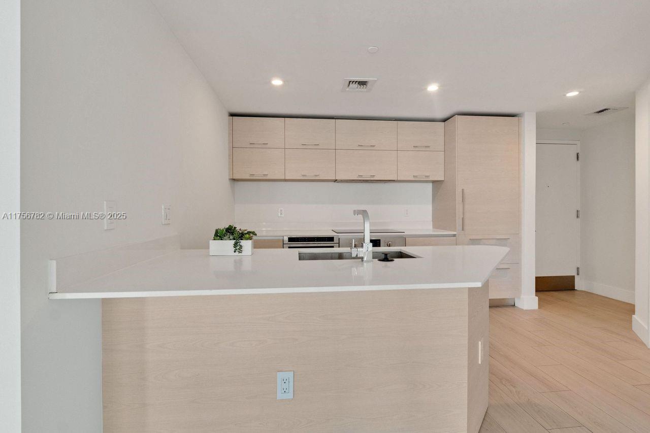 1300 S MIAMI AVENUE CONDO - Residential Lease