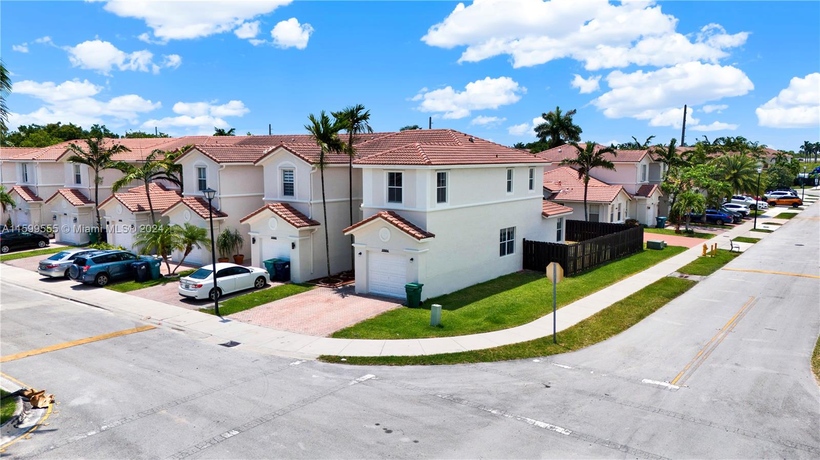 Dont miss out on this amazing beautiful 2 story 4 bed/3 bath corner townhouse with 1 bed/bath on 1st floor in the heart of Villas Del Campo recently painted and some renovations turnkey ready. Has tile and laminate flooring on the 2nd floor.  A huge backyard with pavers perfect for entering or kids playing. Excellent home for 1st time buyer or investor to lease.  Low homeowners fees and taxes.  opportunity close to Turnpike, shopping and restaurants with A1schools.