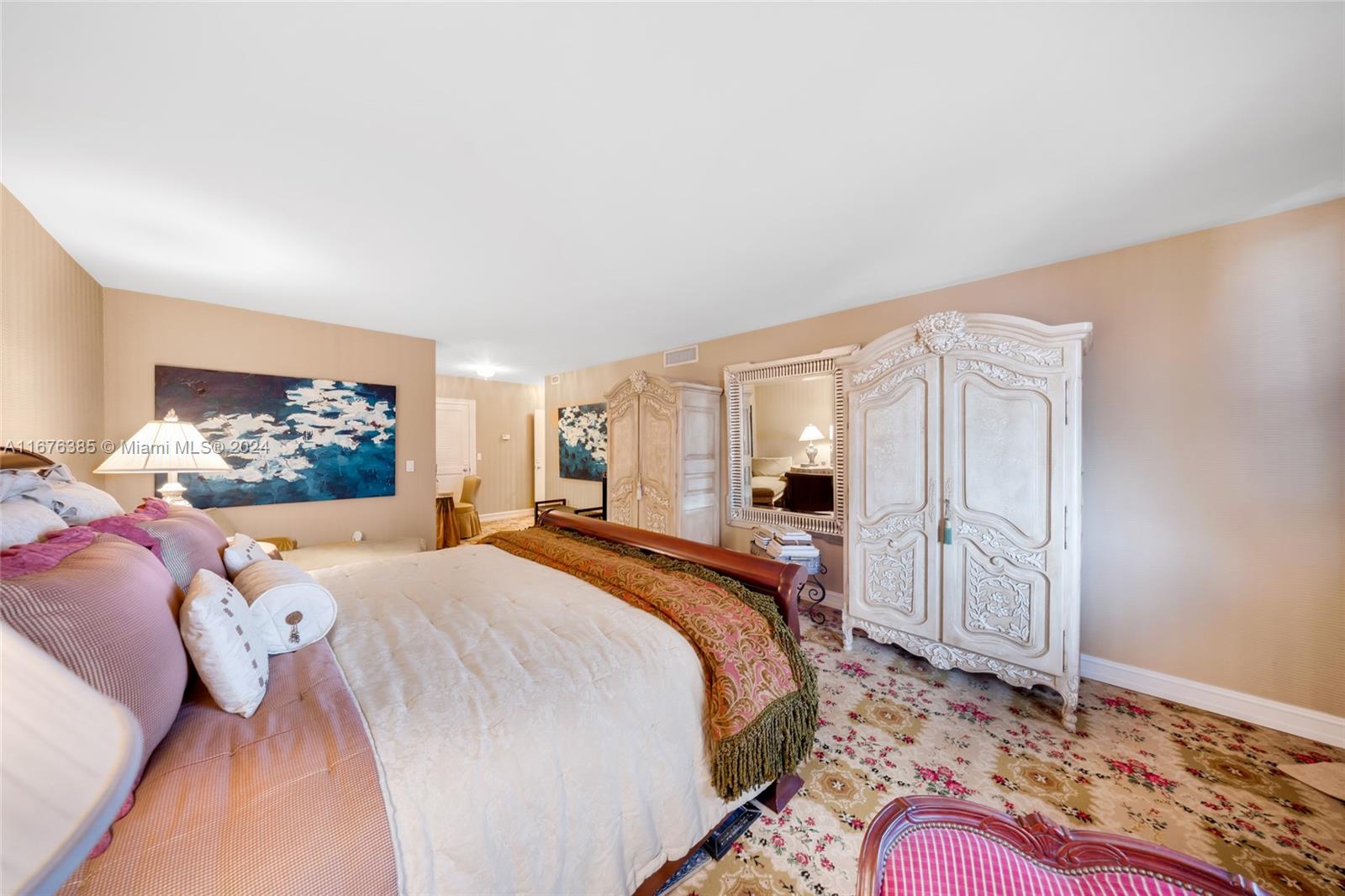 BALMORAL CONDO - Residential