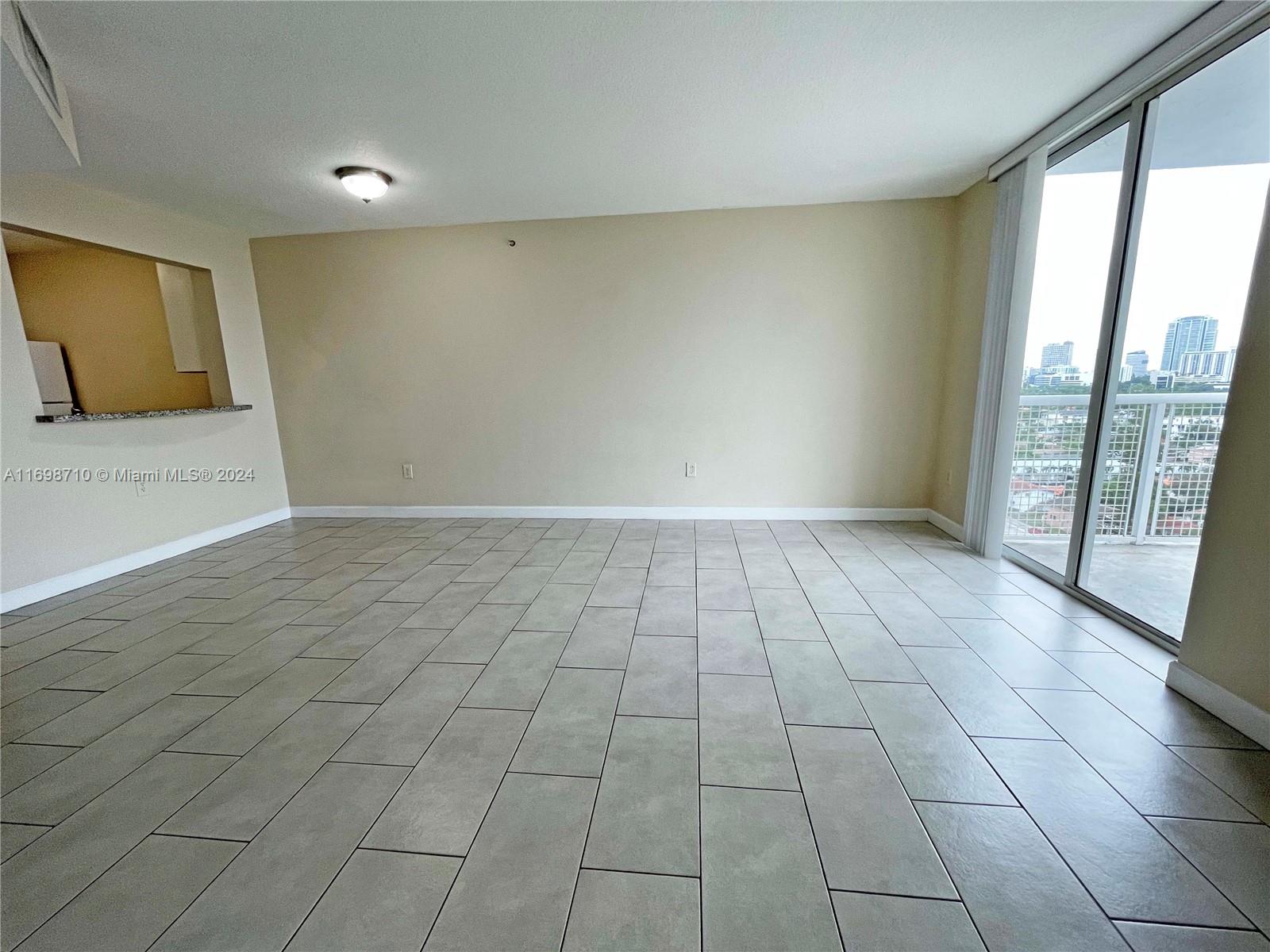 900 Sw 8th St 1410, Miami, Broward County, Florida - 1 Bedrooms  
1 Bathrooms - 