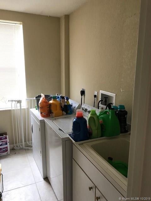 Sunset Lakes One 164-34 B - Residential Lease