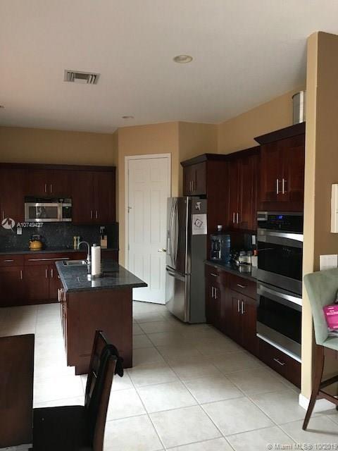 Sunset Lakes One 164-34 B - Residential Lease