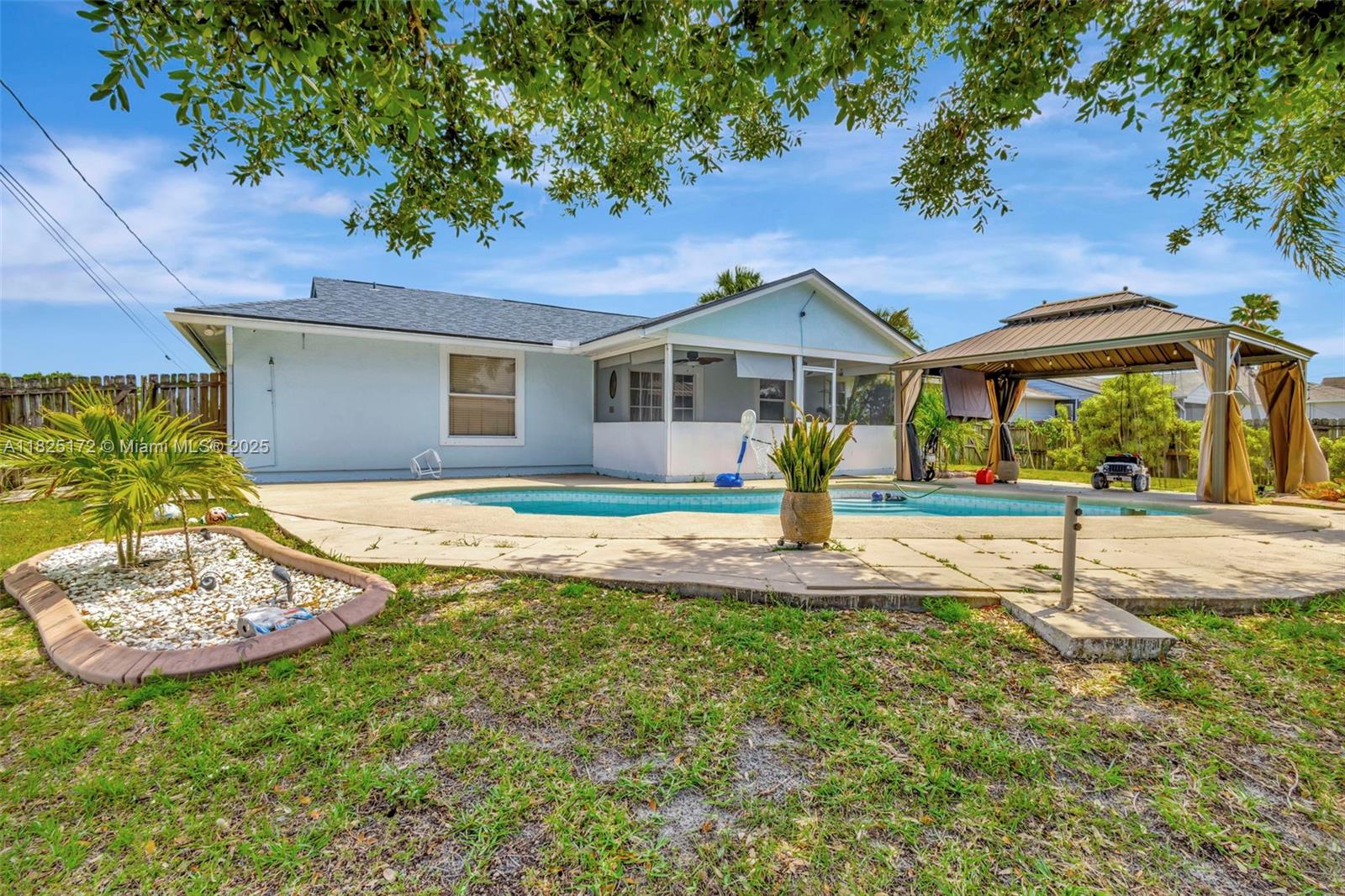 509 SW Hamburg Ter, Port St. Lucie, FL, 34984/$424,900 2 509 SW Hamburg Ter