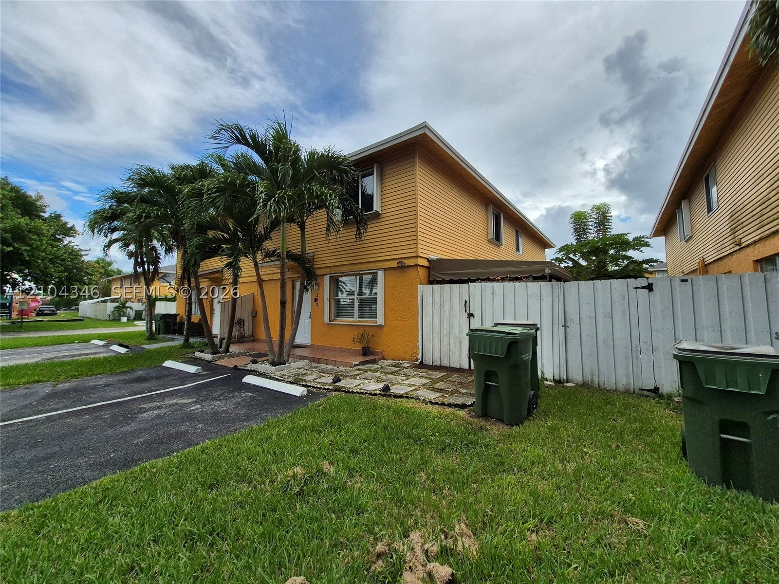 203 NE 12th Ave 203