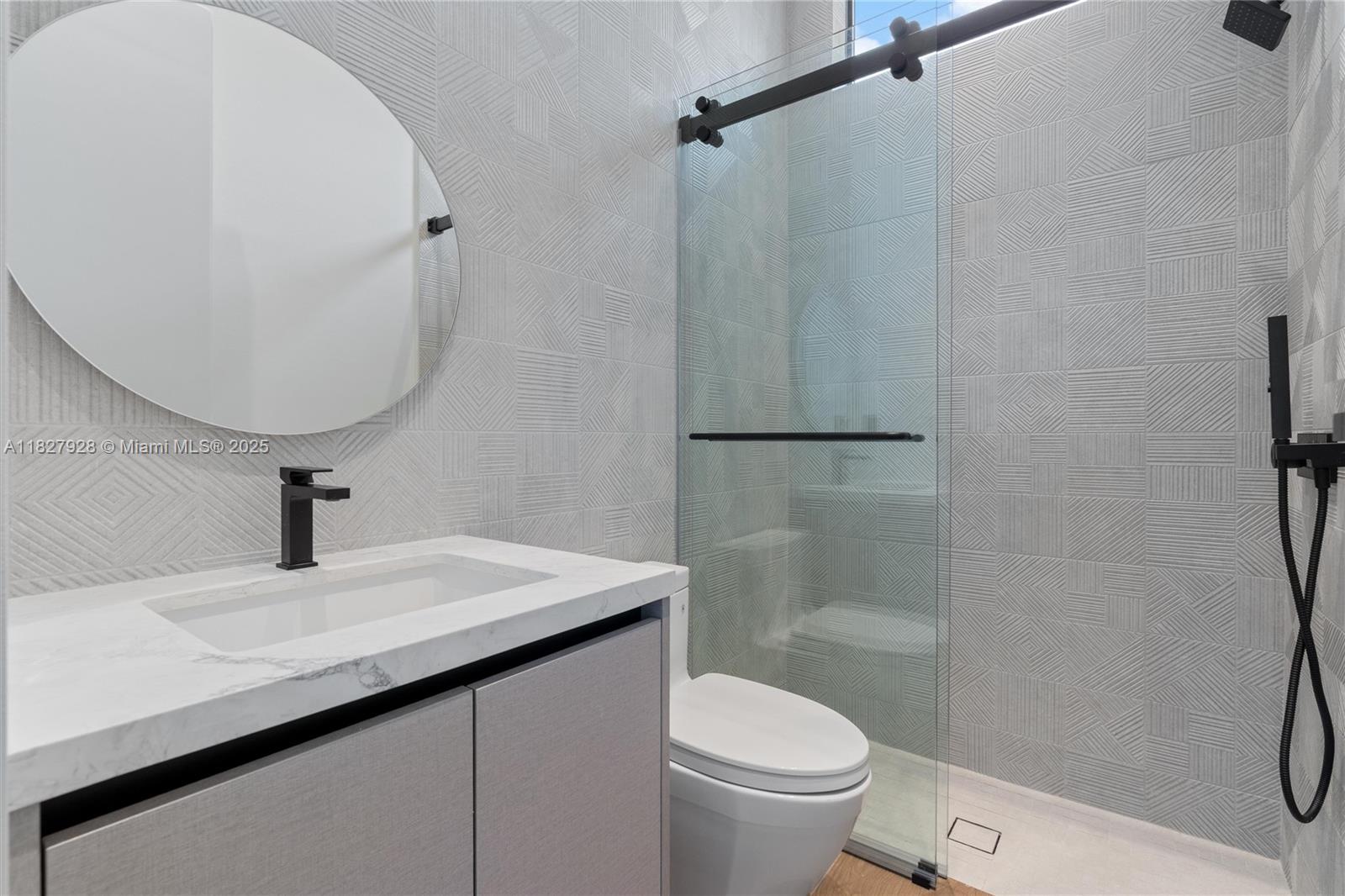 ZONA WEST - Residential