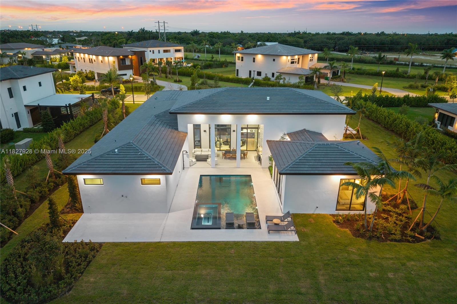 ZONA WEST - Residential