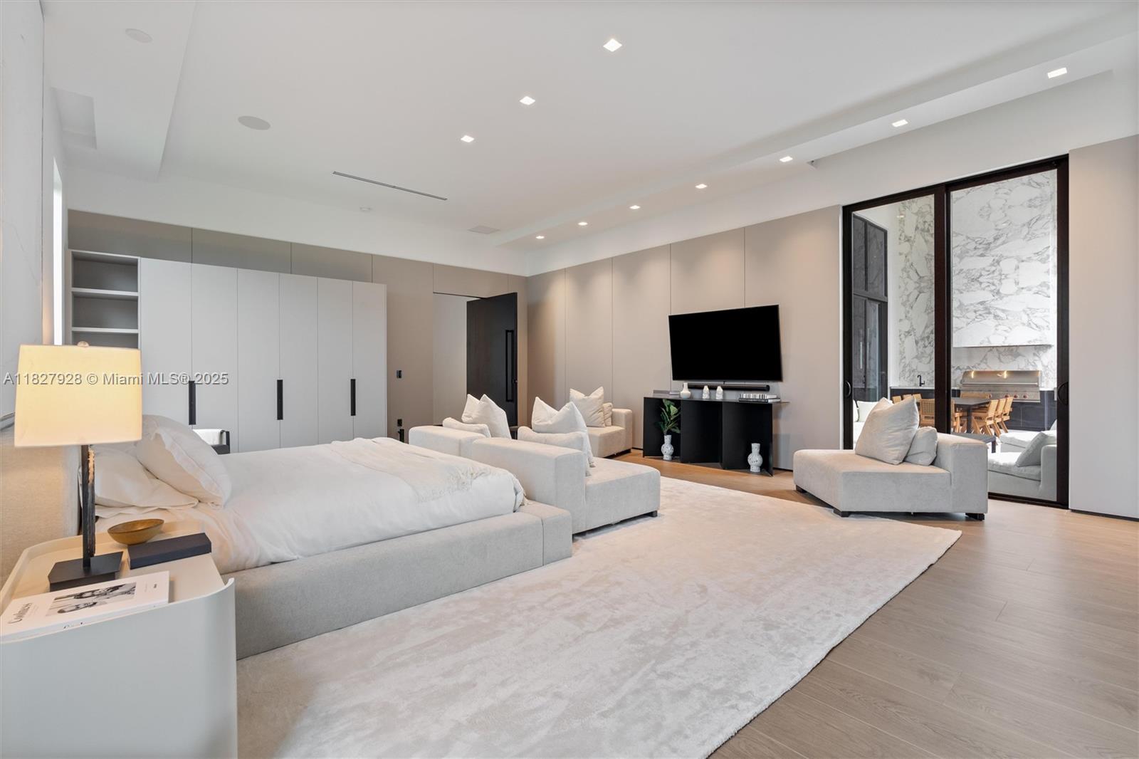 ZONA WEST - Residential