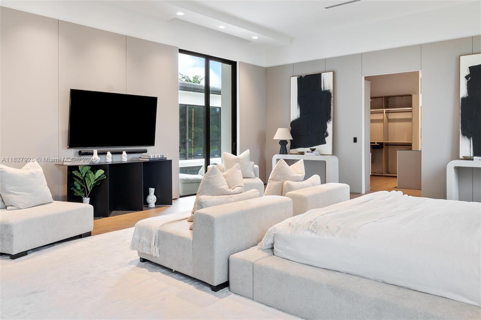 ZONA WEST - Residential