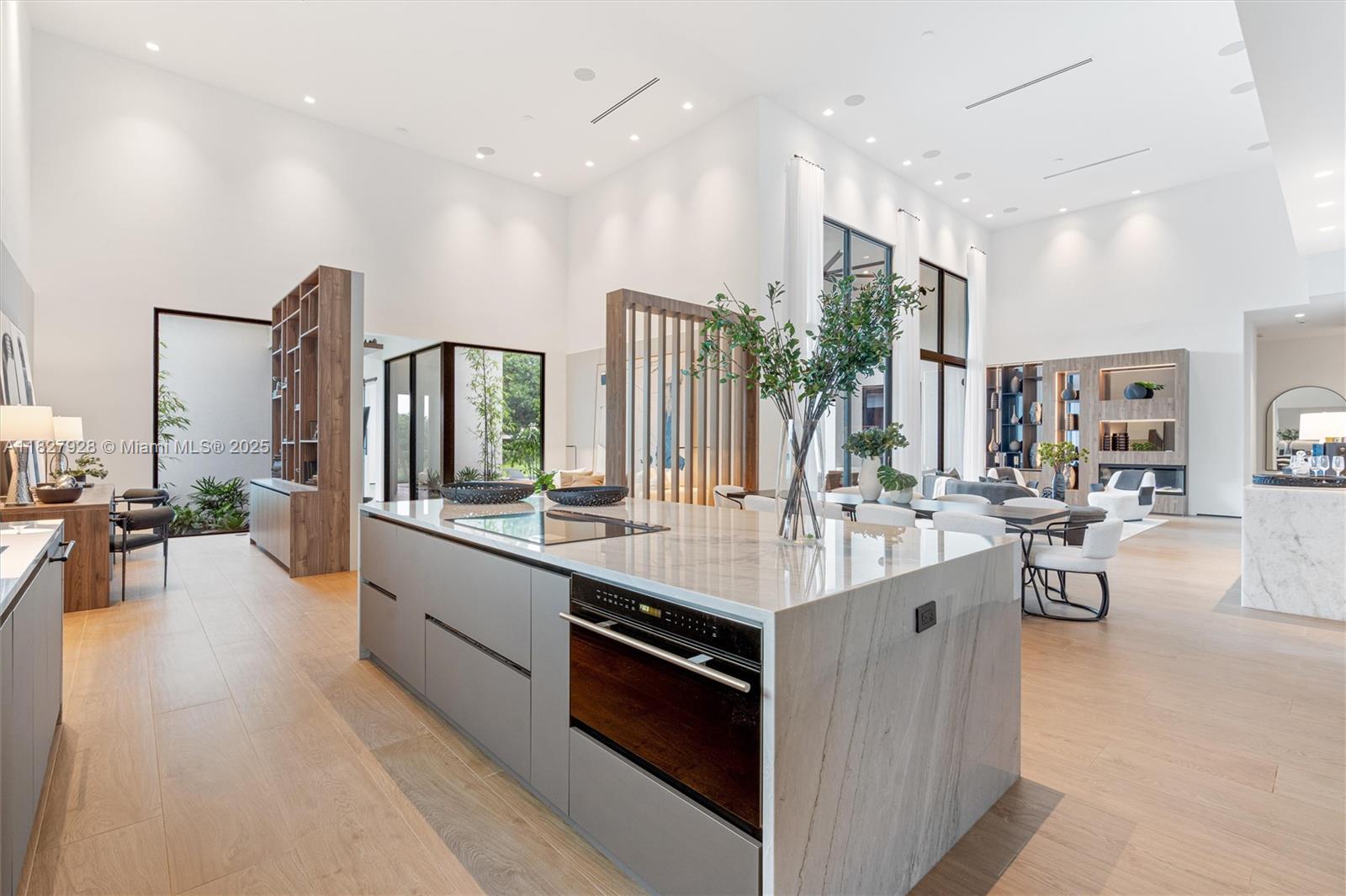 ZONA WEST - Residential