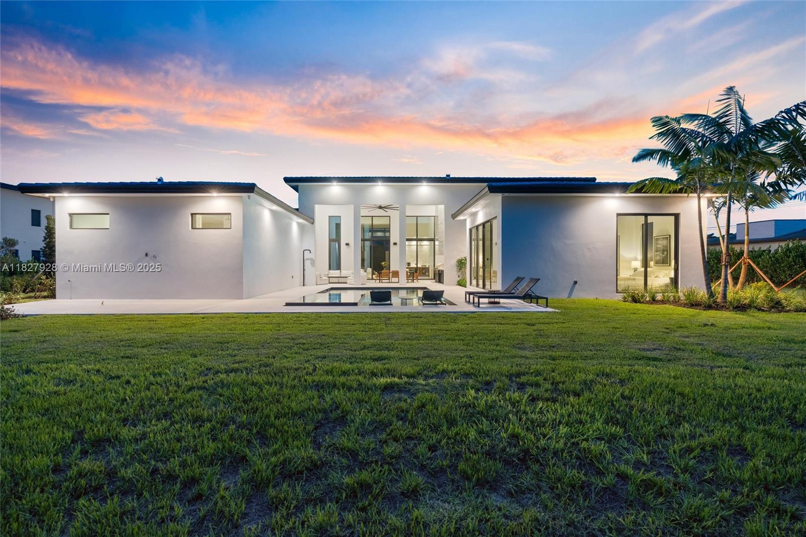 ZONA WEST - Residential