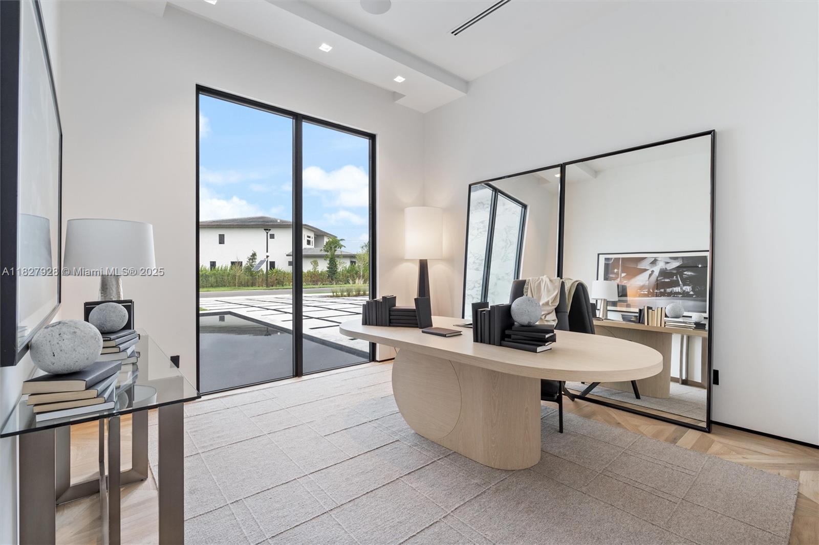 ZONA WEST - Residential