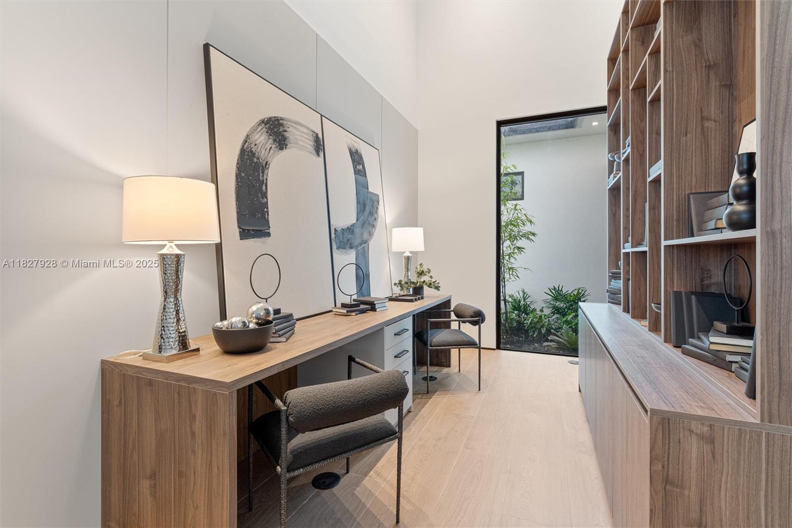 ZONA WEST - Residential