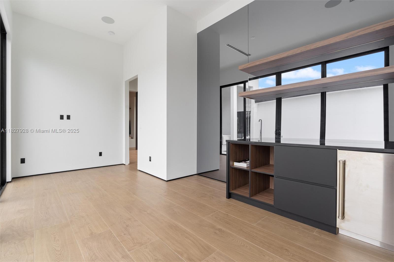 ZONA WEST - Residential