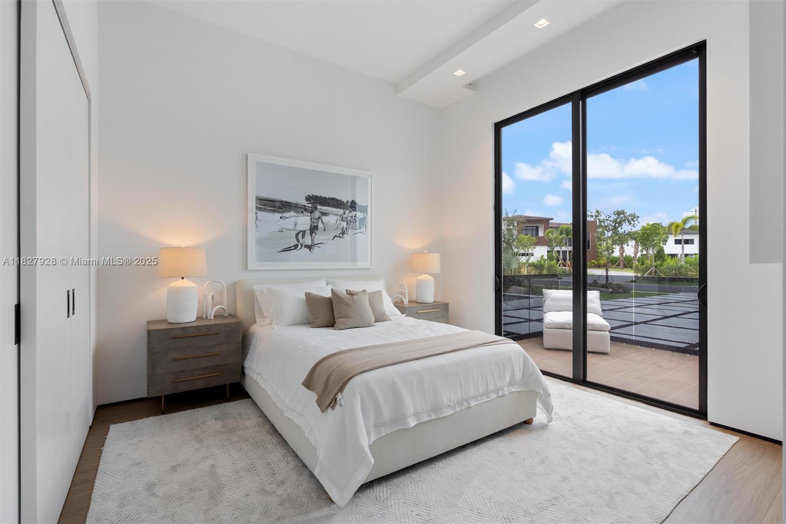 ZONA WEST - Residential
