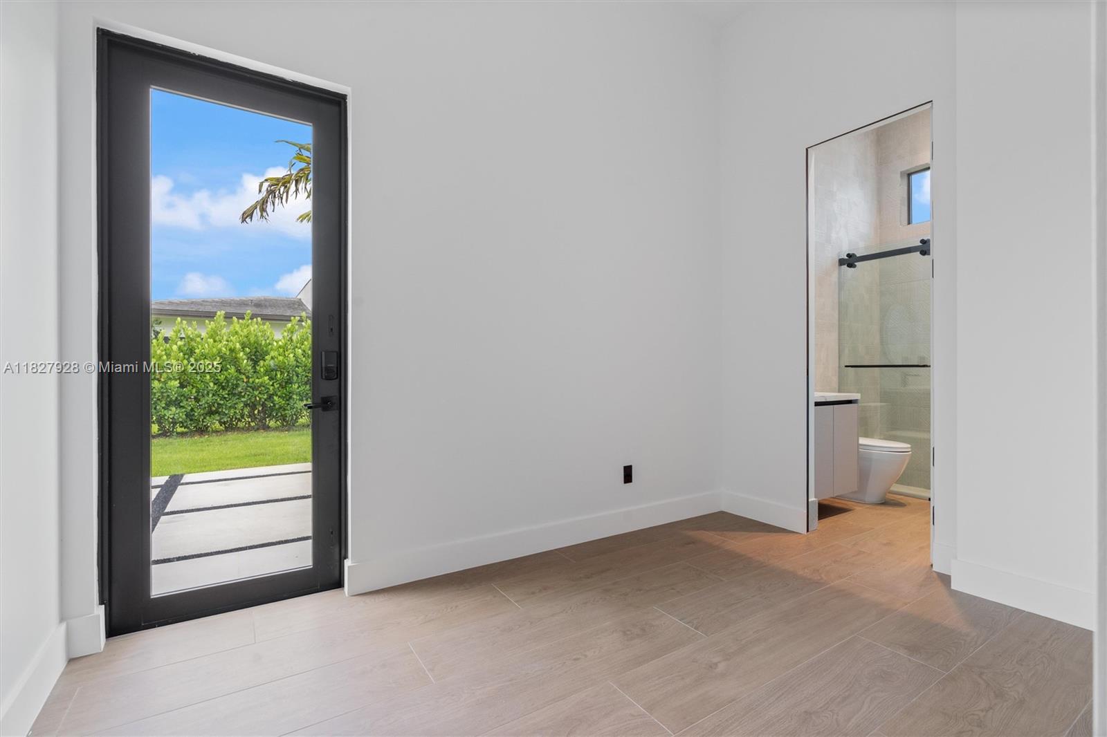 ZONA WEST - Residential