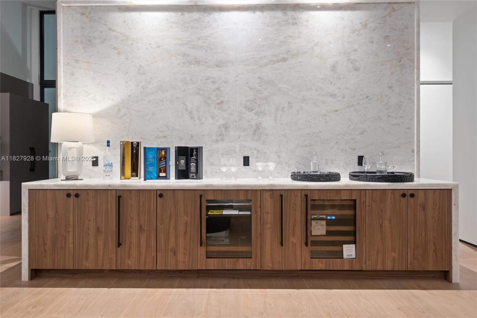 ZONA WEST - Residential