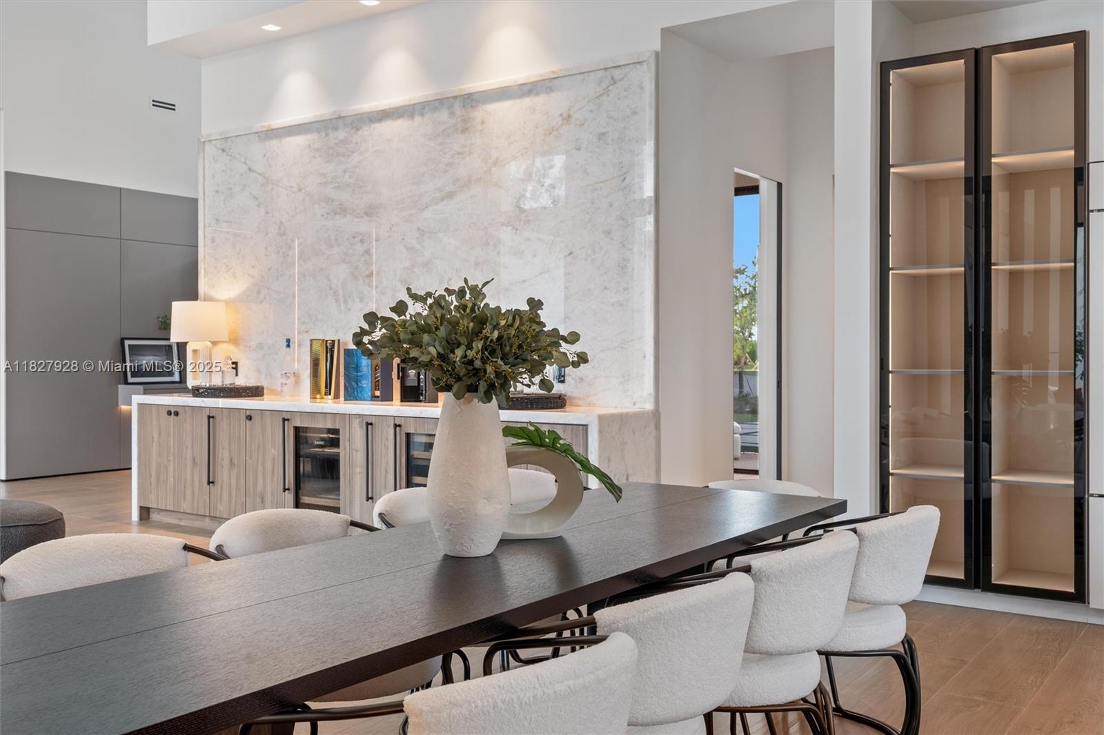 ZONA WEST - Residential
