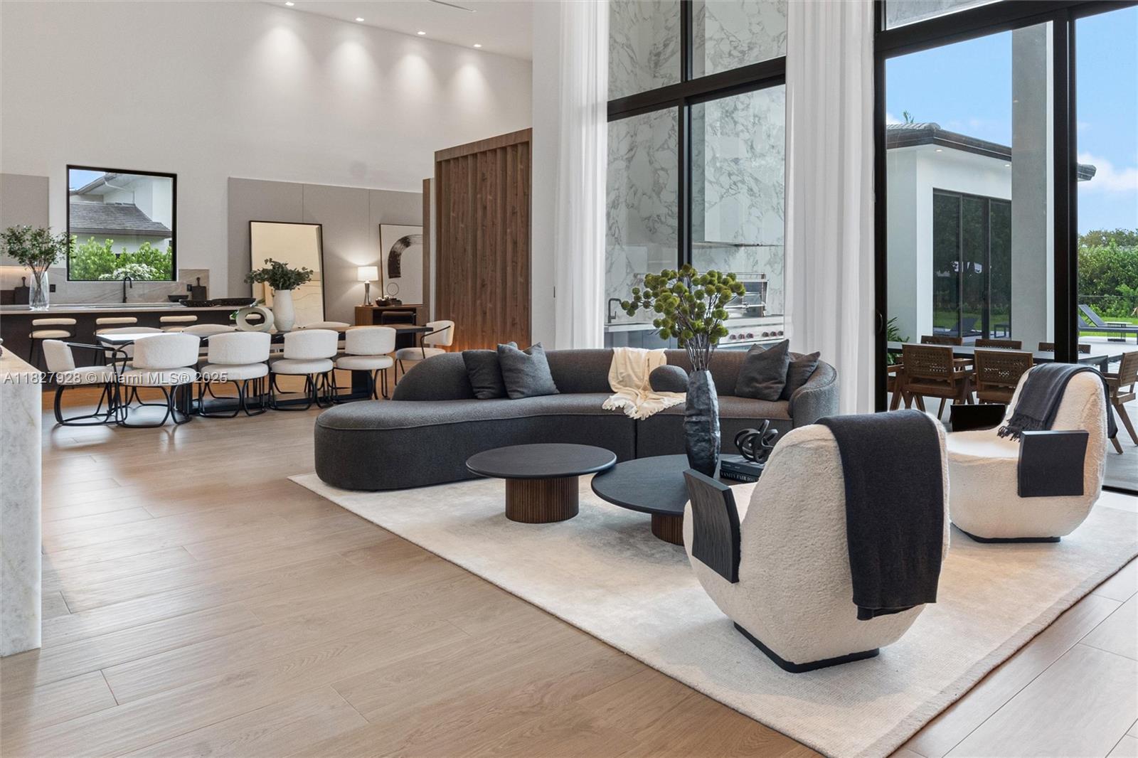 ZONA WEST - Residential