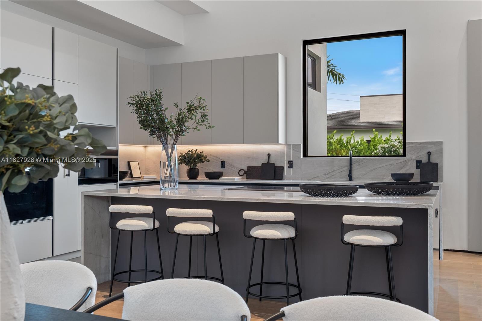 ZONA WEST - Residential