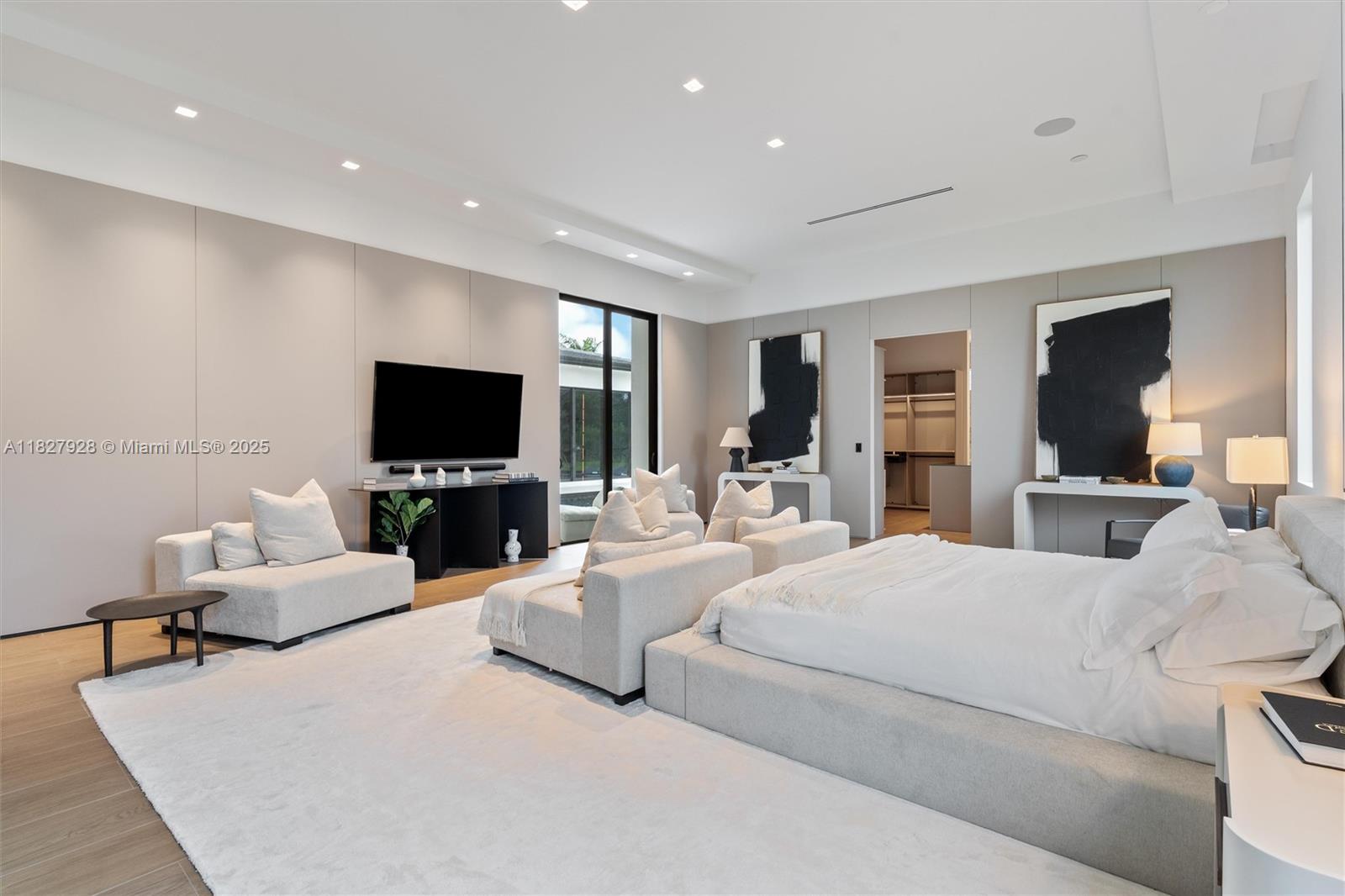 ZONA WEST - Residential