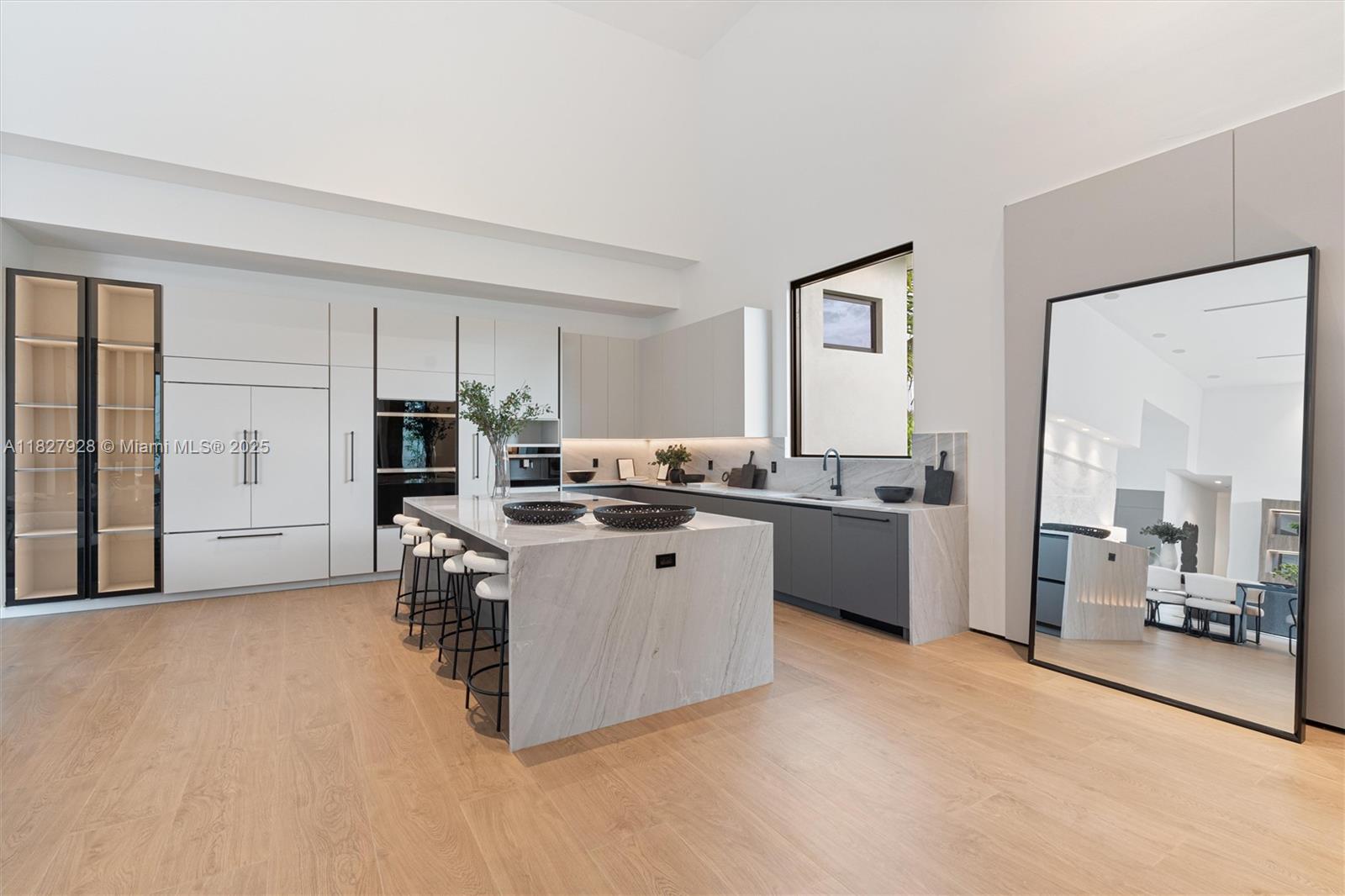 ZONA WEST - Residential