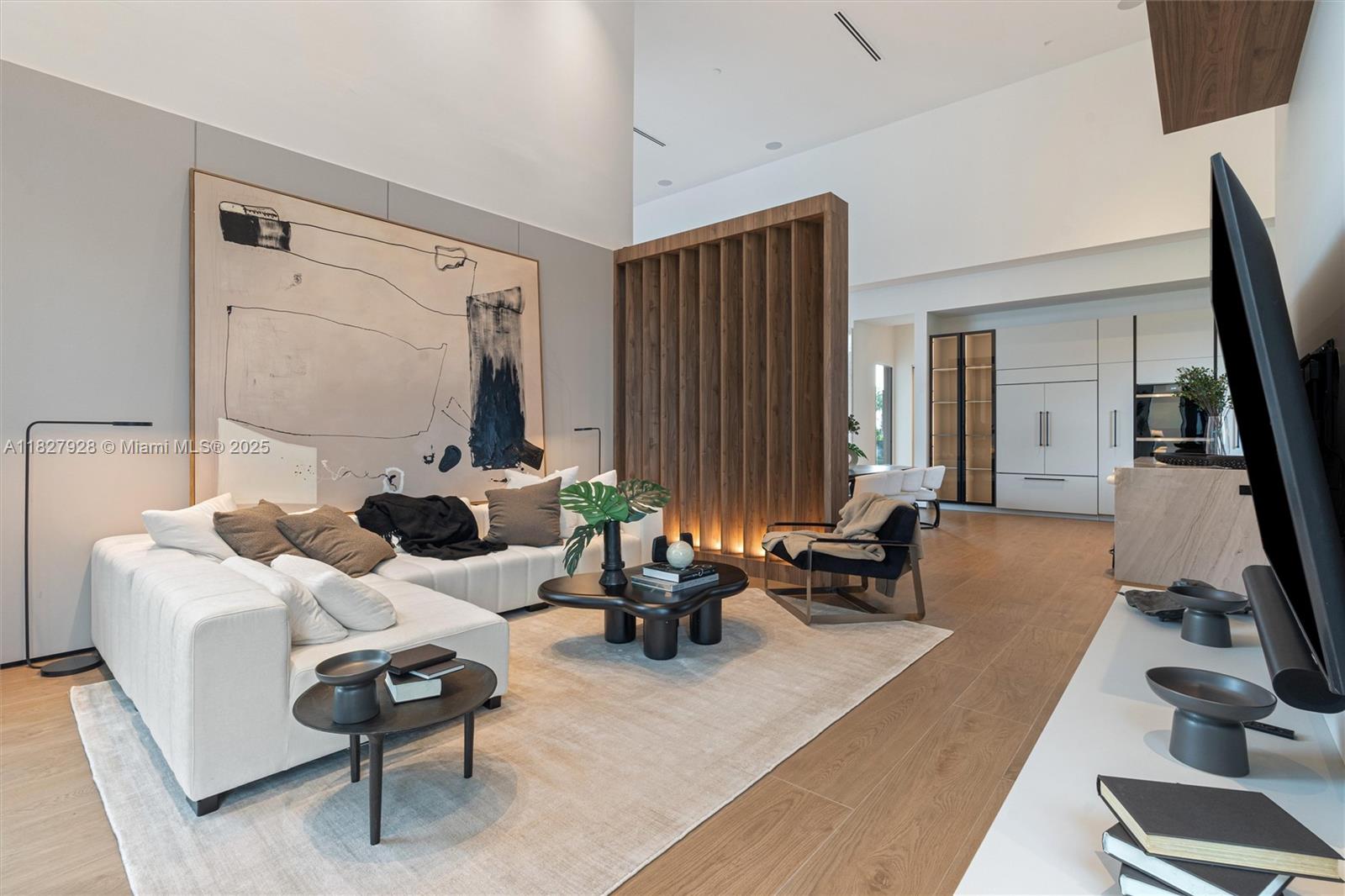 ZONA WEST - Residential