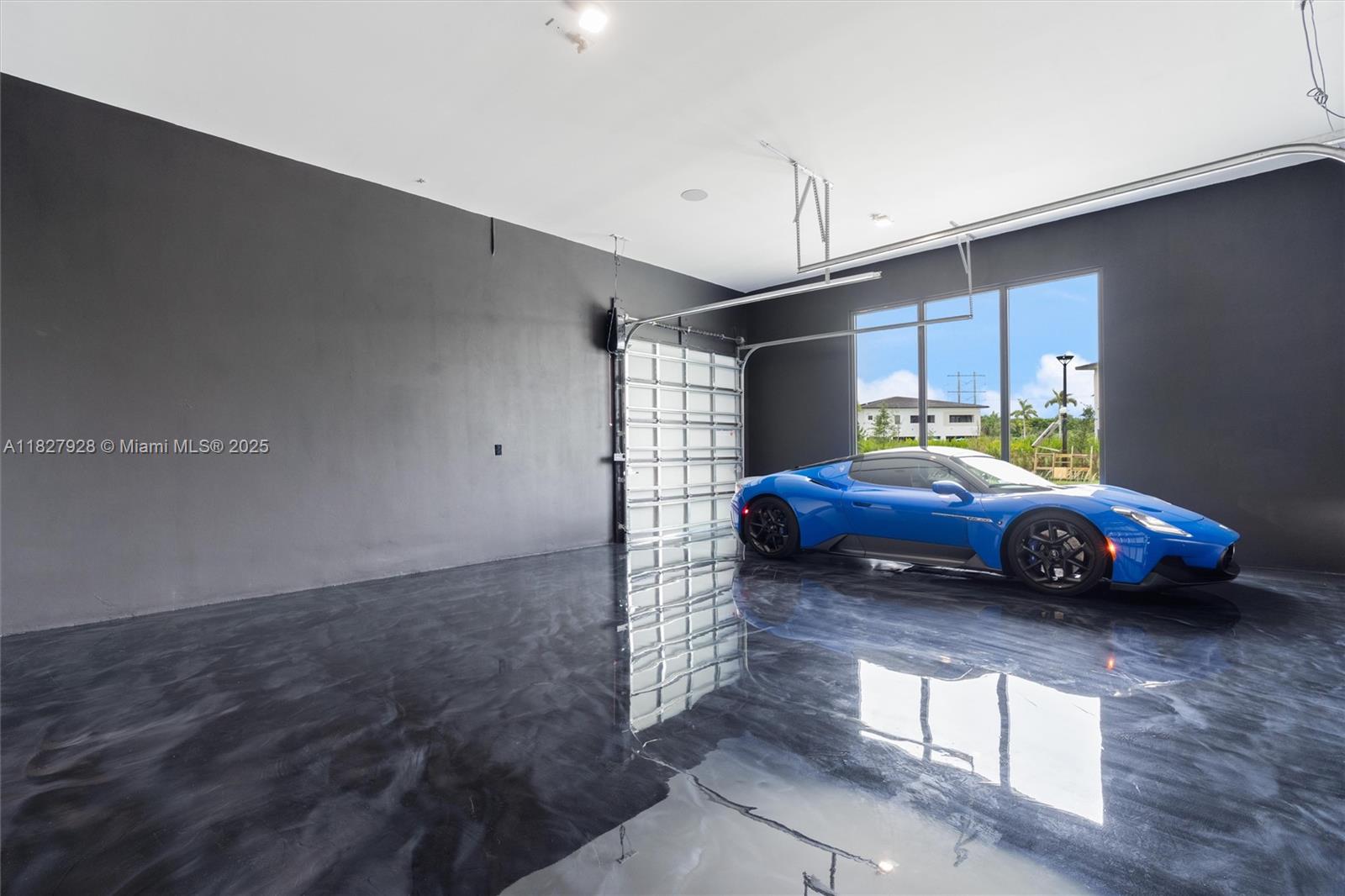 ZONA WEST - Residential