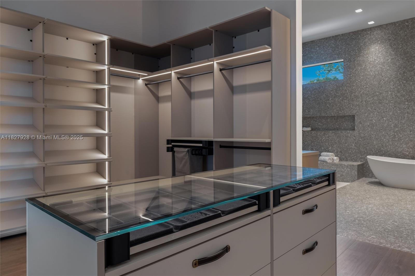 ZONA WEST - Residential