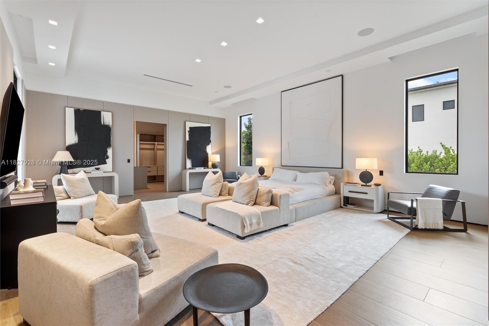 ZONA WEST - Residential