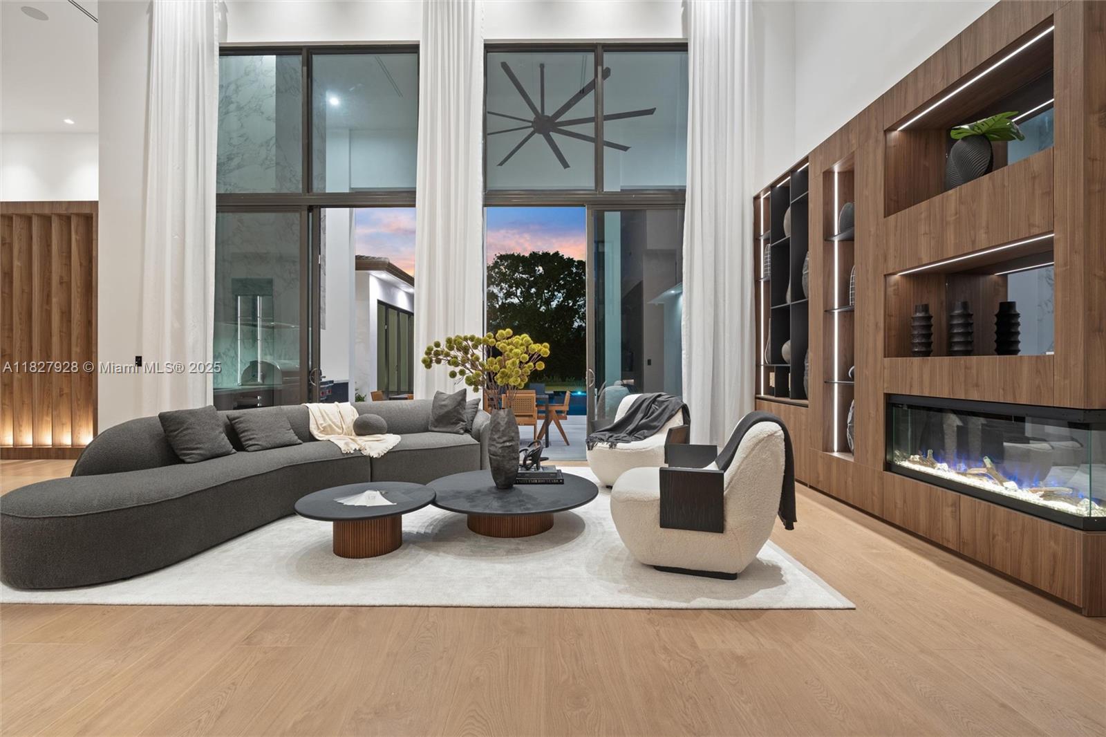 ZONA WEST - Residential