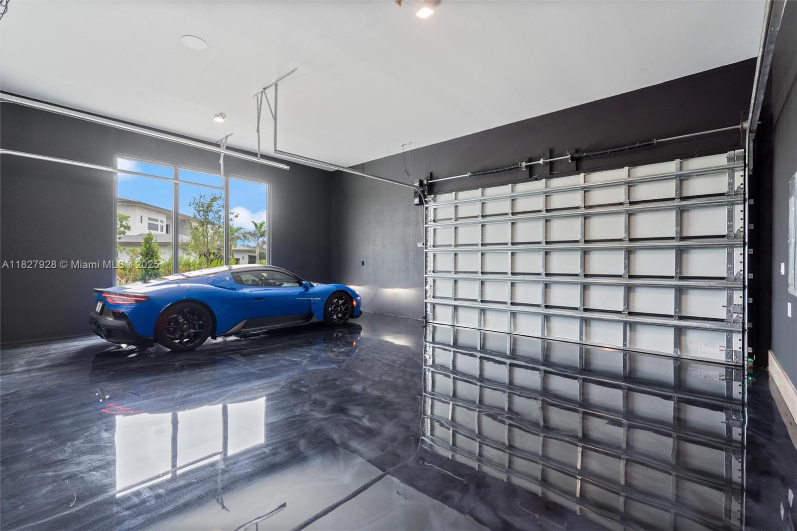 ZONA WEST - Residential