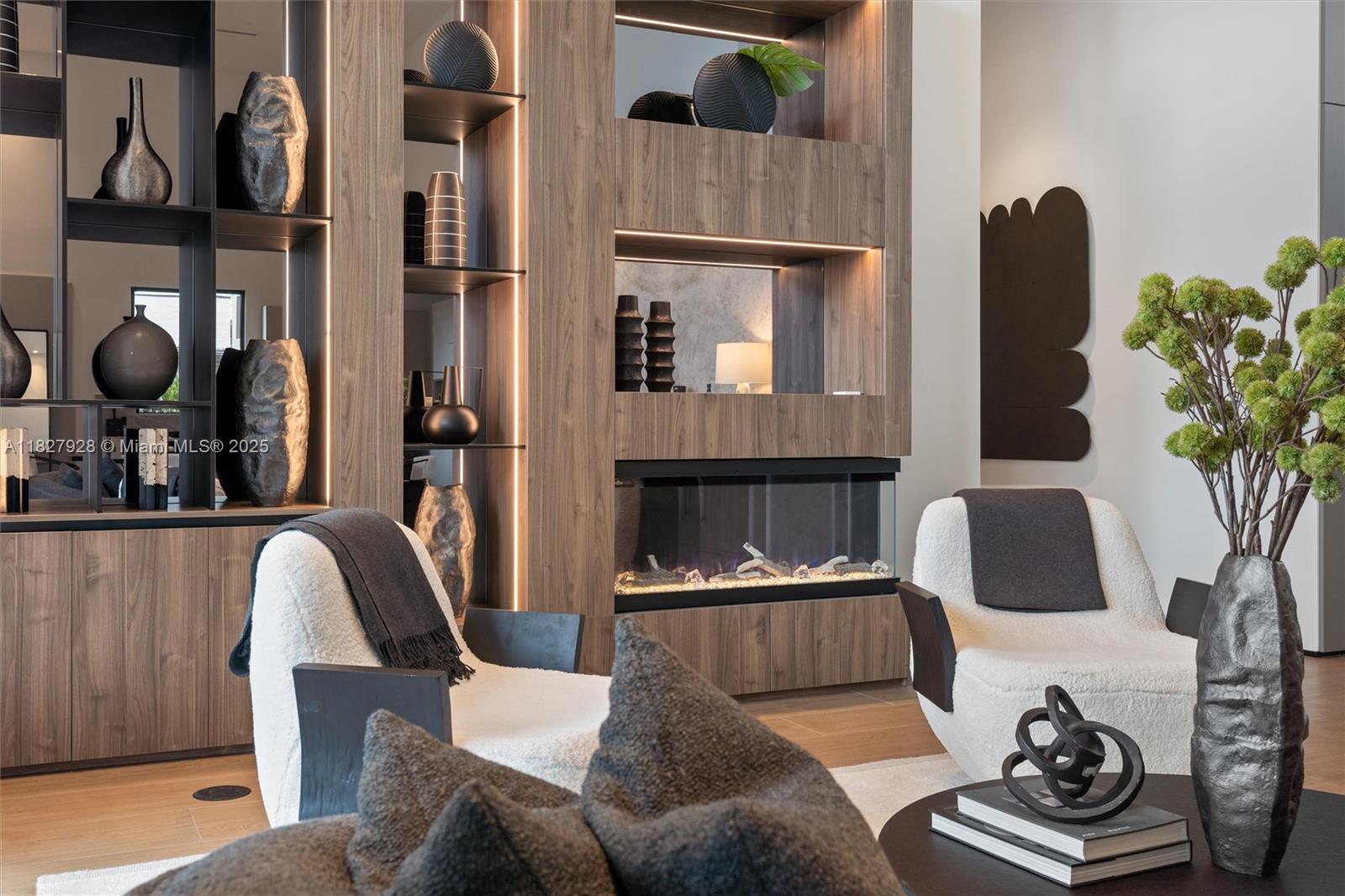 ZONA WEST - Residential