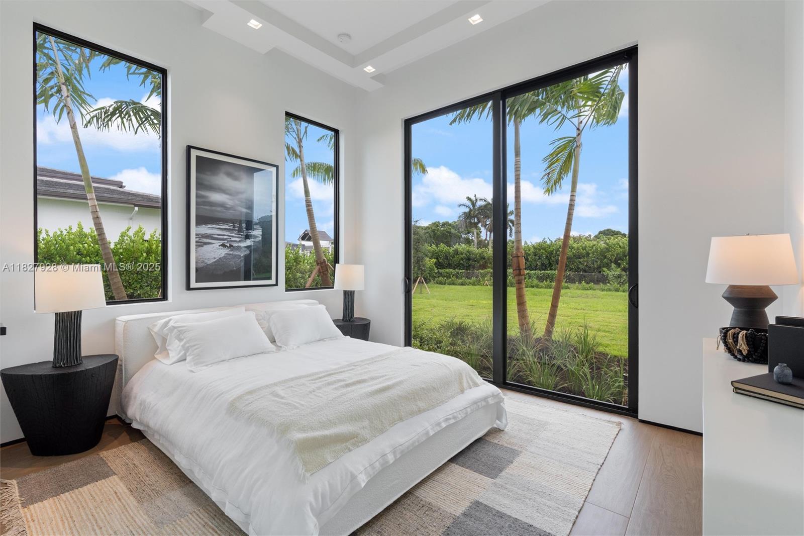 ZONA WEST - Residential