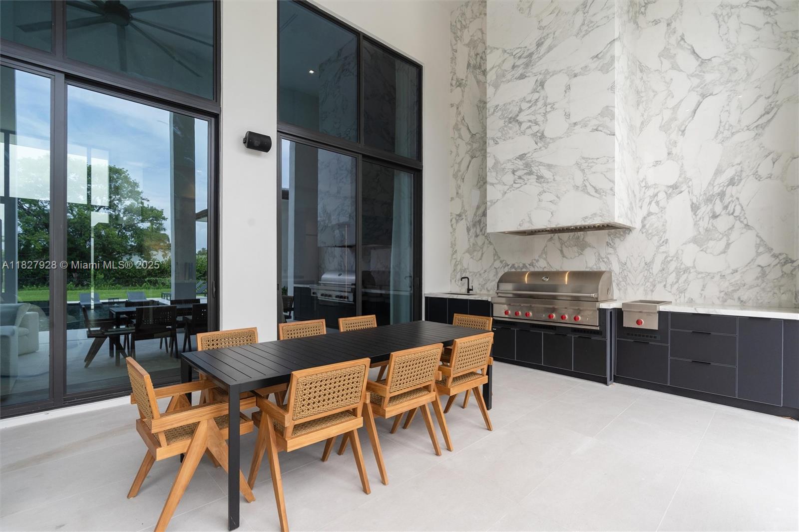 ZONA WEST - Residential