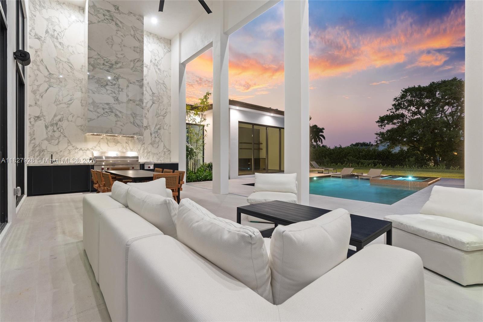 ZONA WEST - Residential